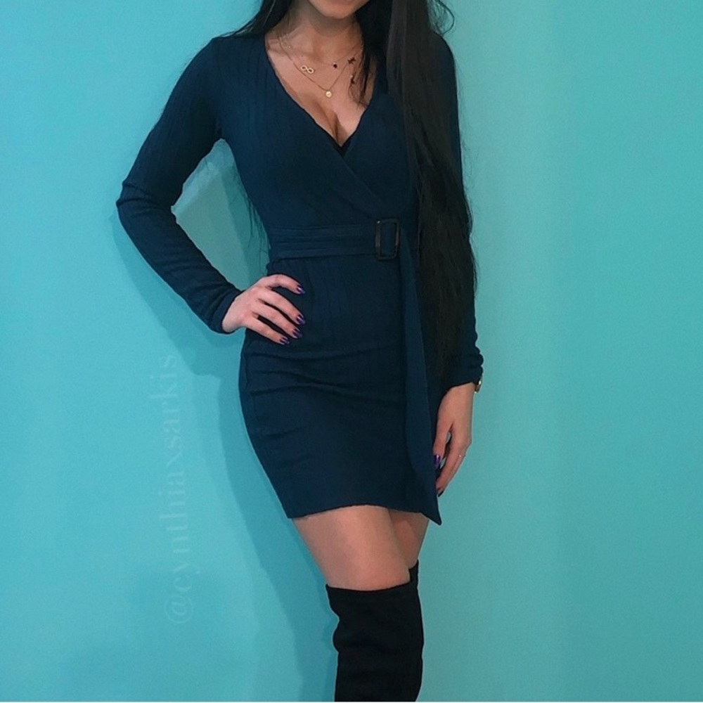 Teal US 2 sweater mini dress with a belt
